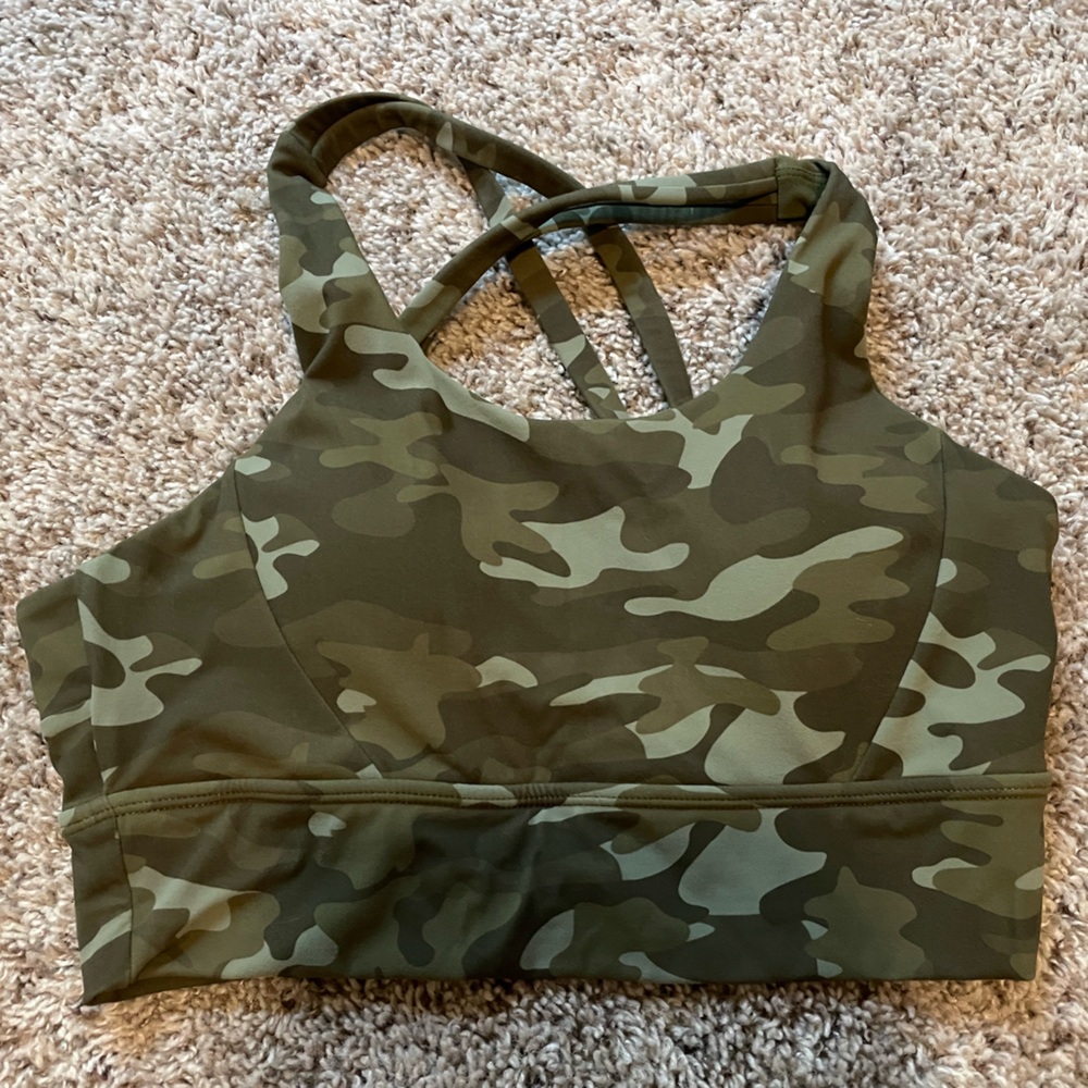 Excellent preowned Buffbunny Rosa sports bra in Army Pattern, size M!